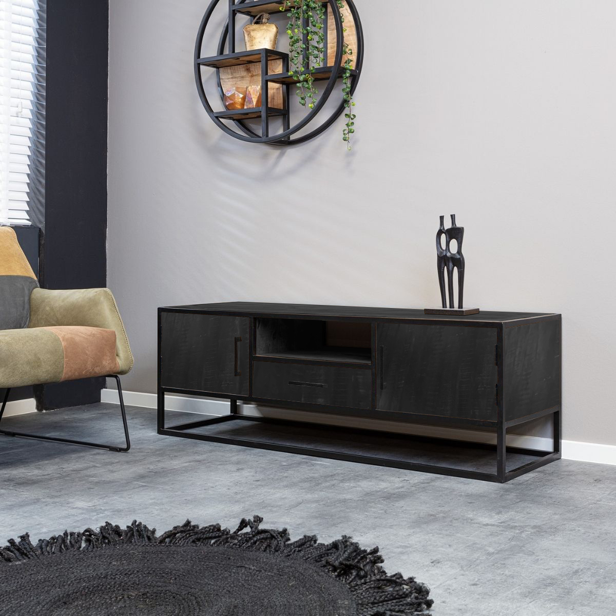 TV-Möbel Denver Black 145 cm | Mangoholz und Stahl – Bild 4